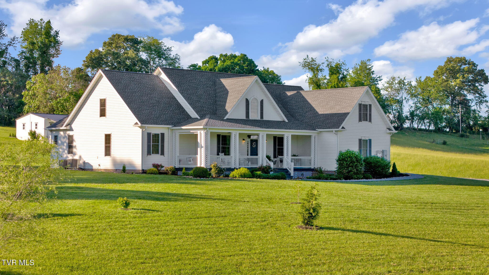Property Photo: 1905 Martin Road TN 37681