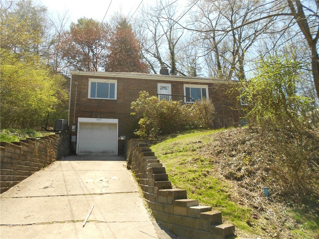 Property Photo: 1017 Osage Dr PA 15235