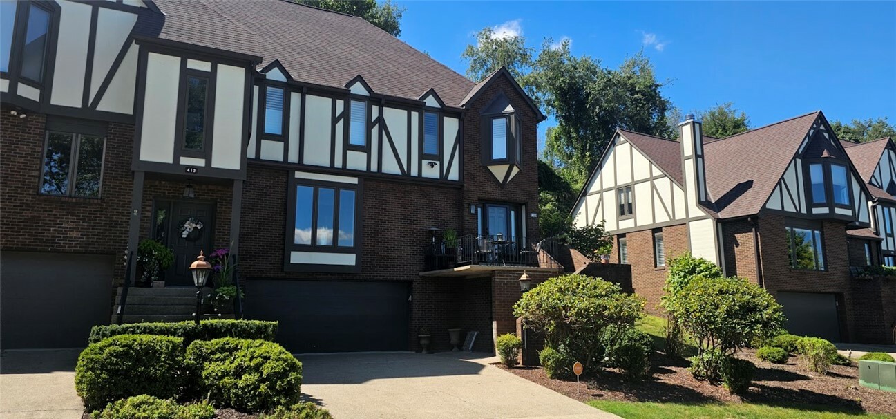 Property Photo: 415 Forest Highland PA 15238