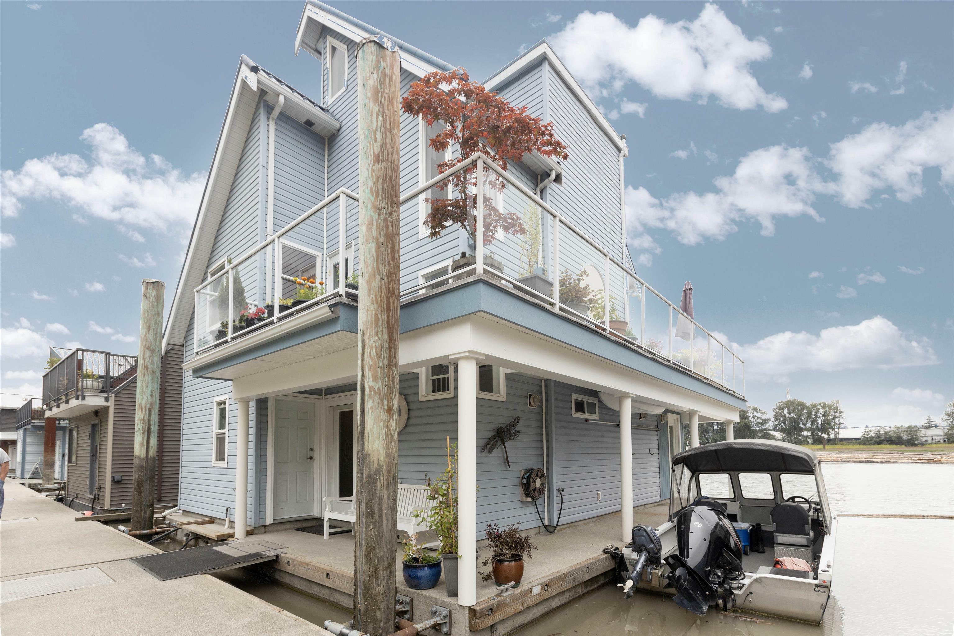 Property Photo: 800 South Dyke Road 4 BC V3M 4Z8