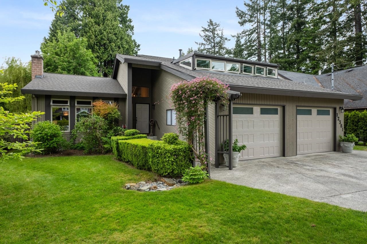 Property Photo:  12381 24 Avenue  BC V4A 6N2 