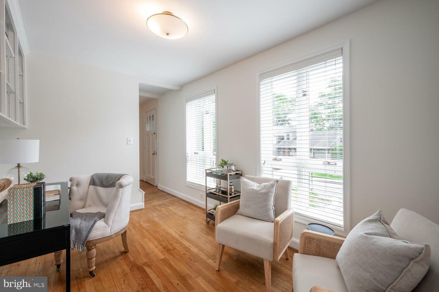 Property Photo: 1113 Cross Drive VA 22302