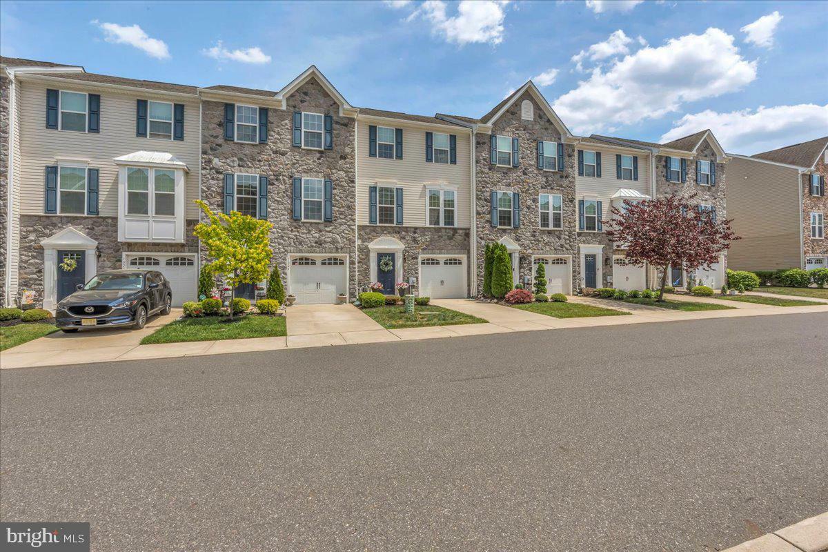 Property Photo: 1027 Regency Place NJ 08080