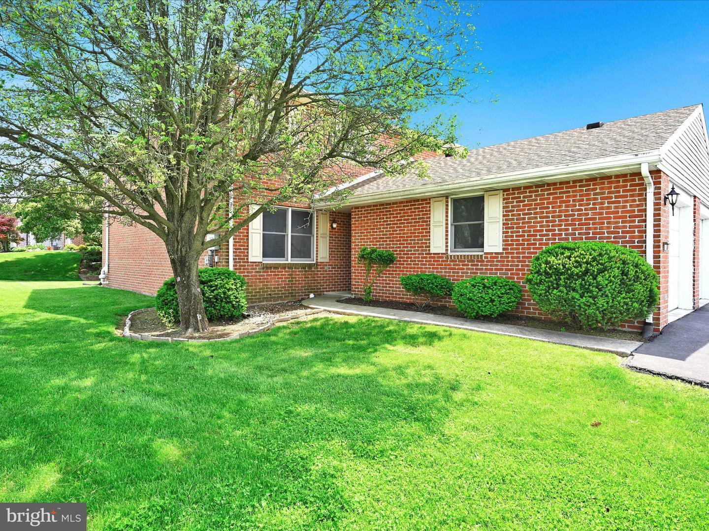 Property Photo: 100 Lee Ann Court PA 17025