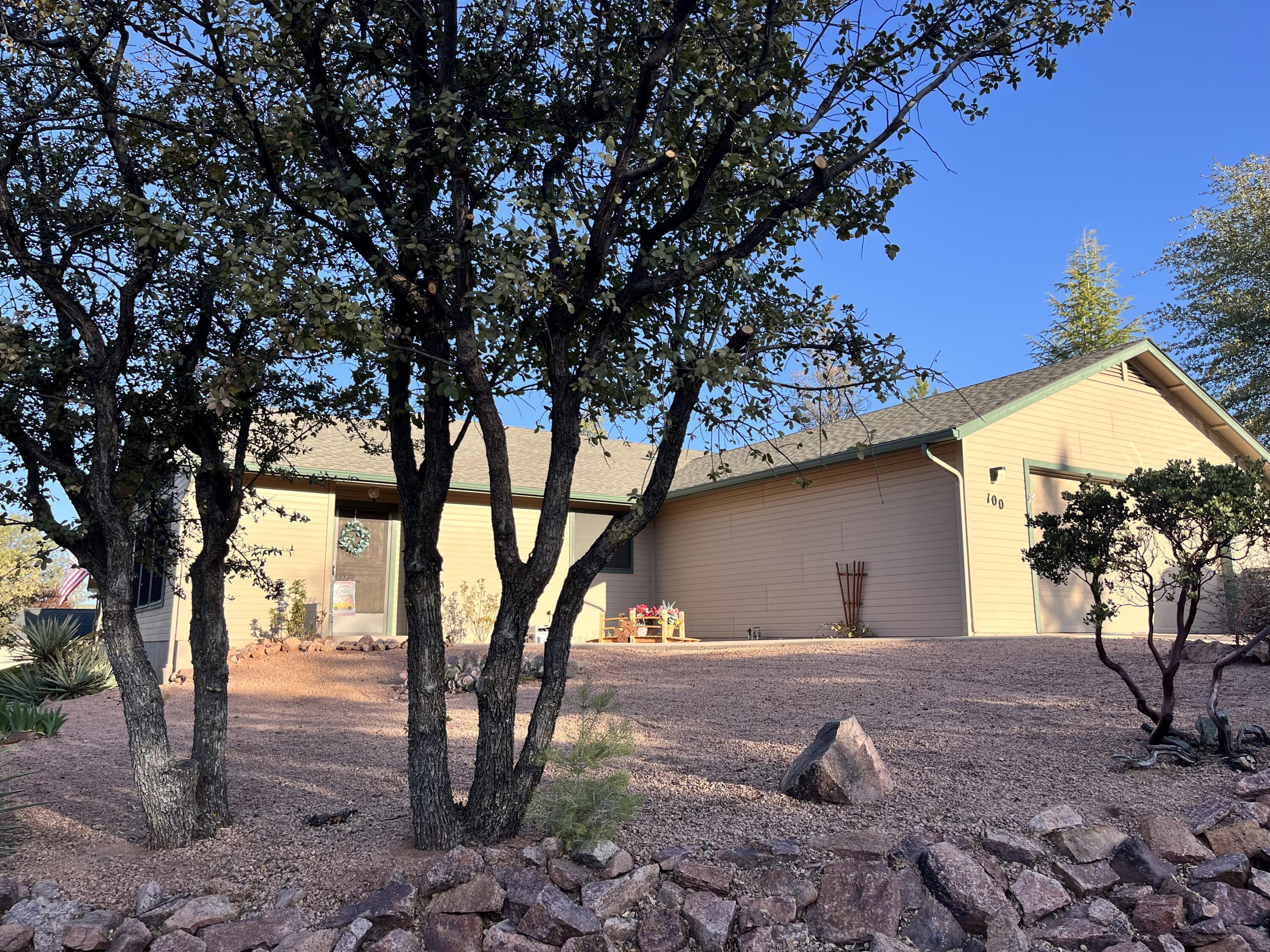 Property Photo: 100 N Lariat Way AZ 85541