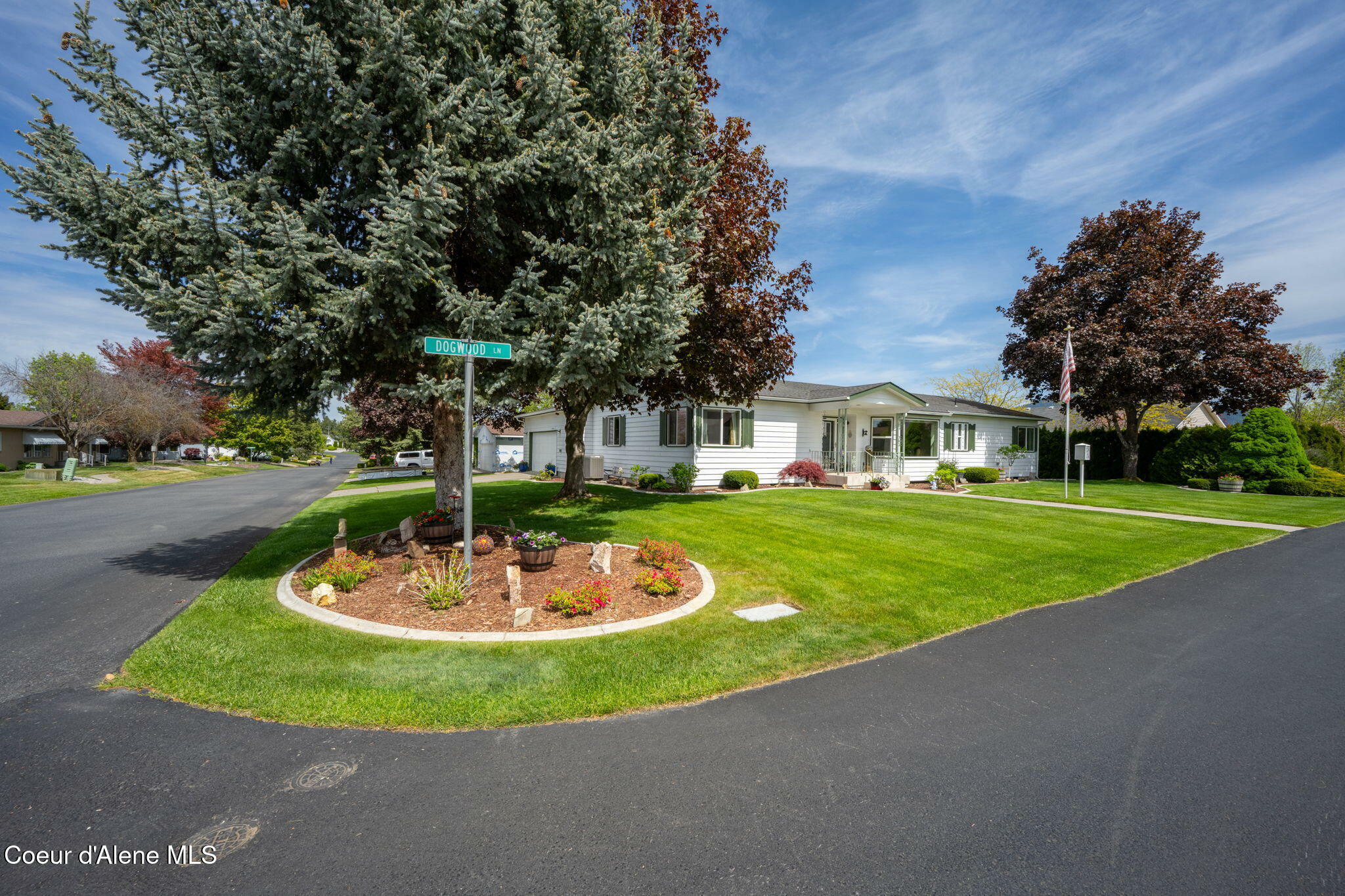 Property Photo:  8407 N Dogwood Ln  ID 83835 