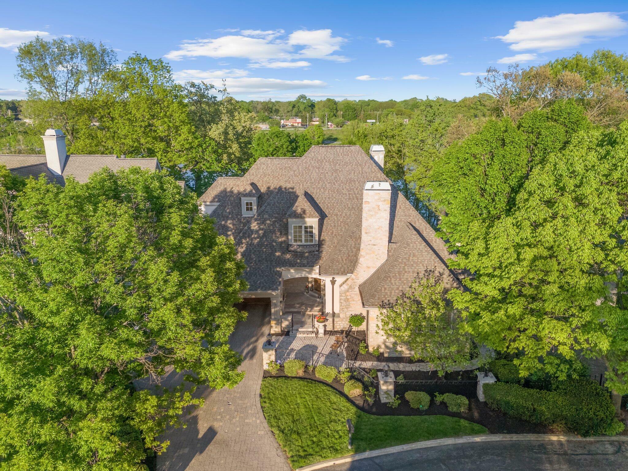 Property Photo: 3450 River Rhone Lane OH 43221
