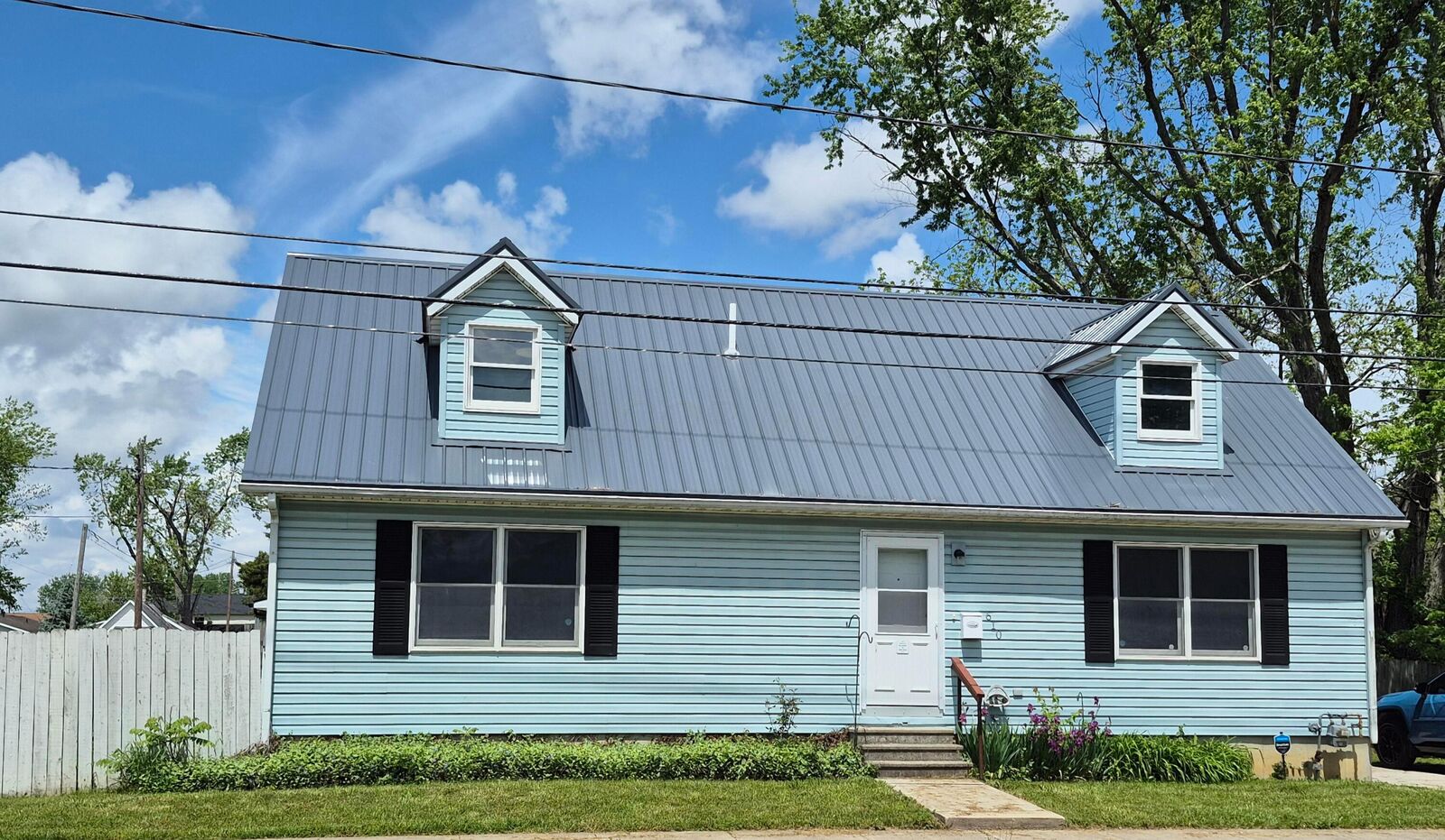 Property Photo:  610 E Elm Street  OH 43160 