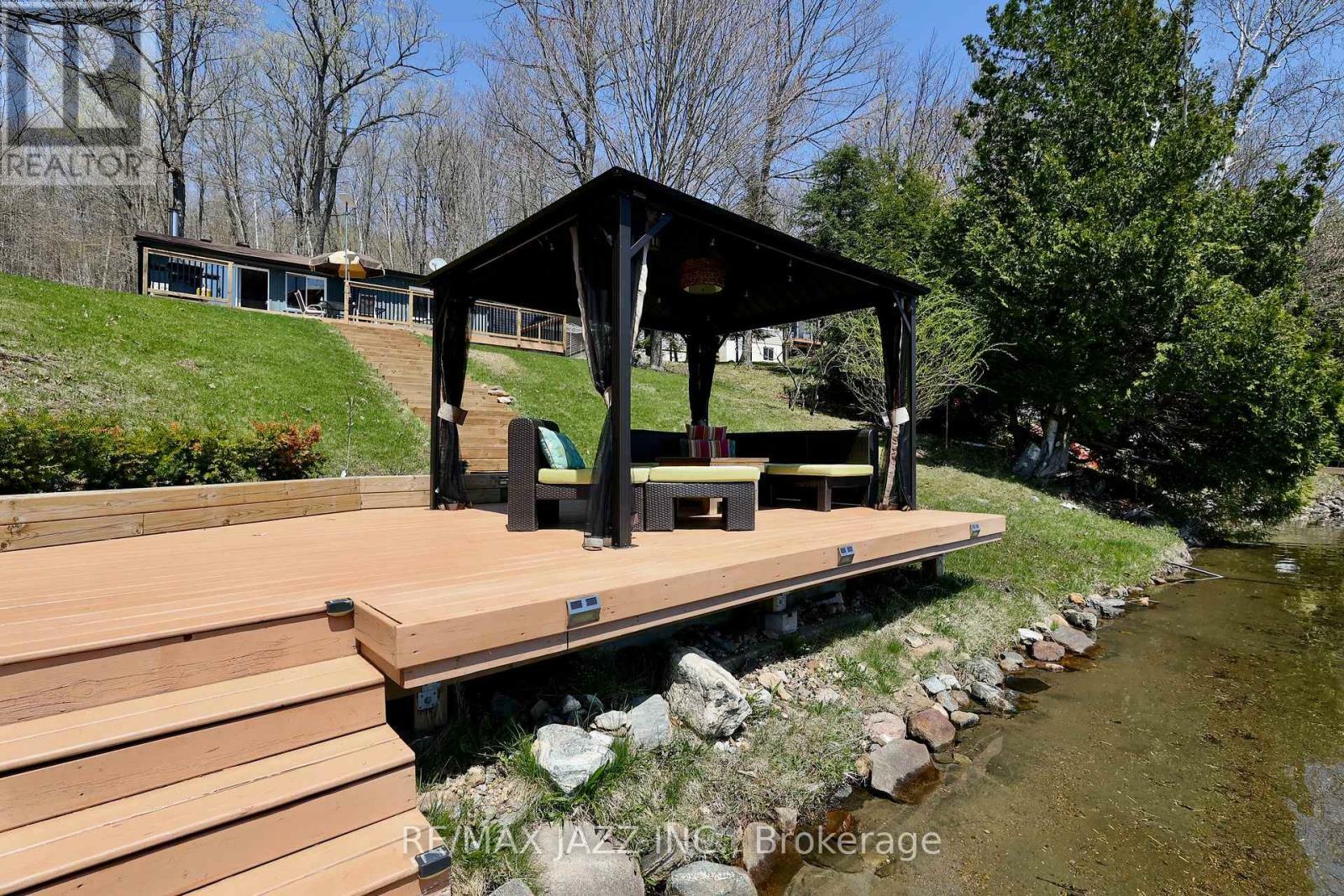 Property Photo: 8 Willys Lane ON K0J 2E0