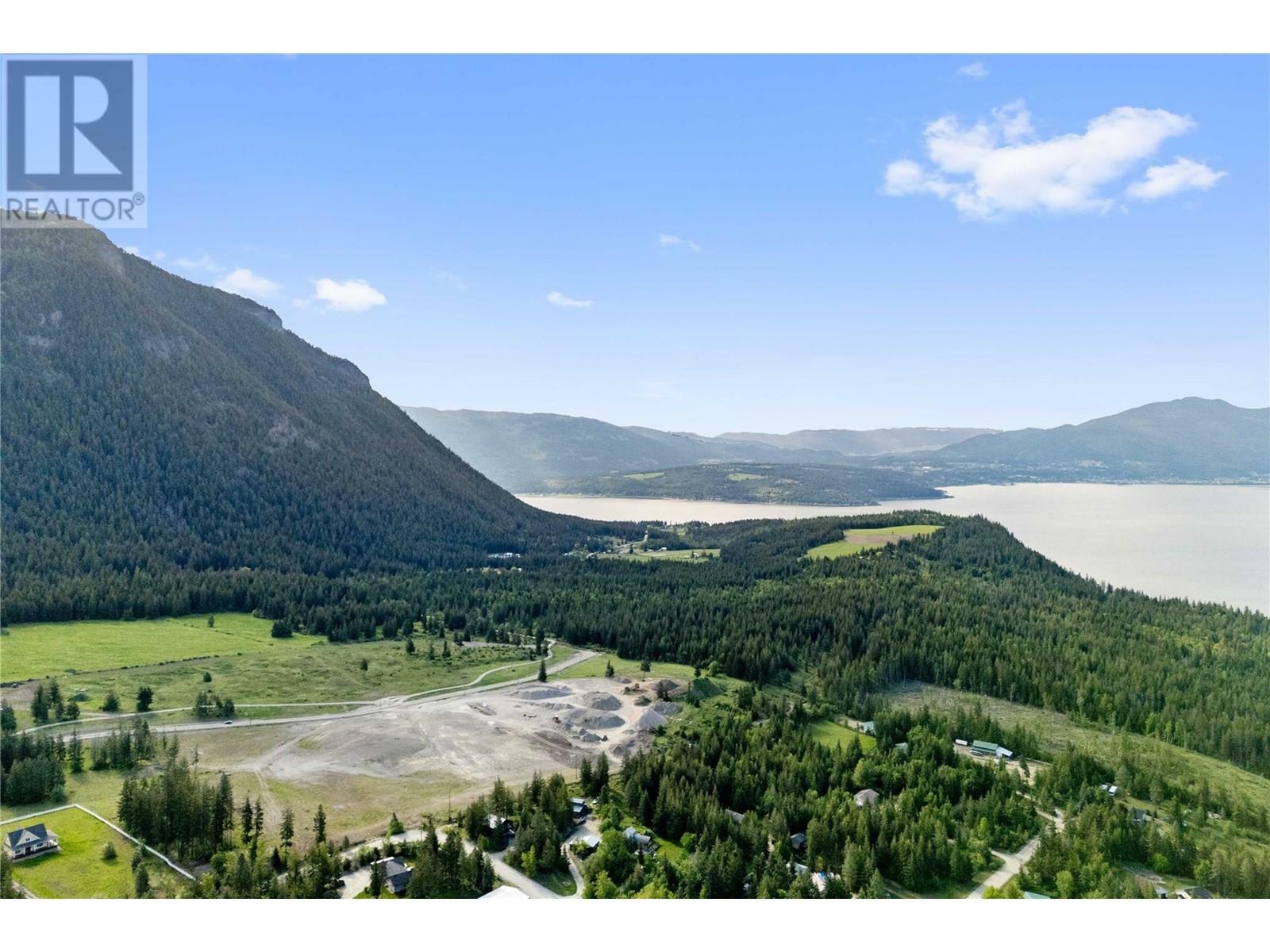 Photo de la propriété: 3438 Roberge Road BC V0E 2X2
