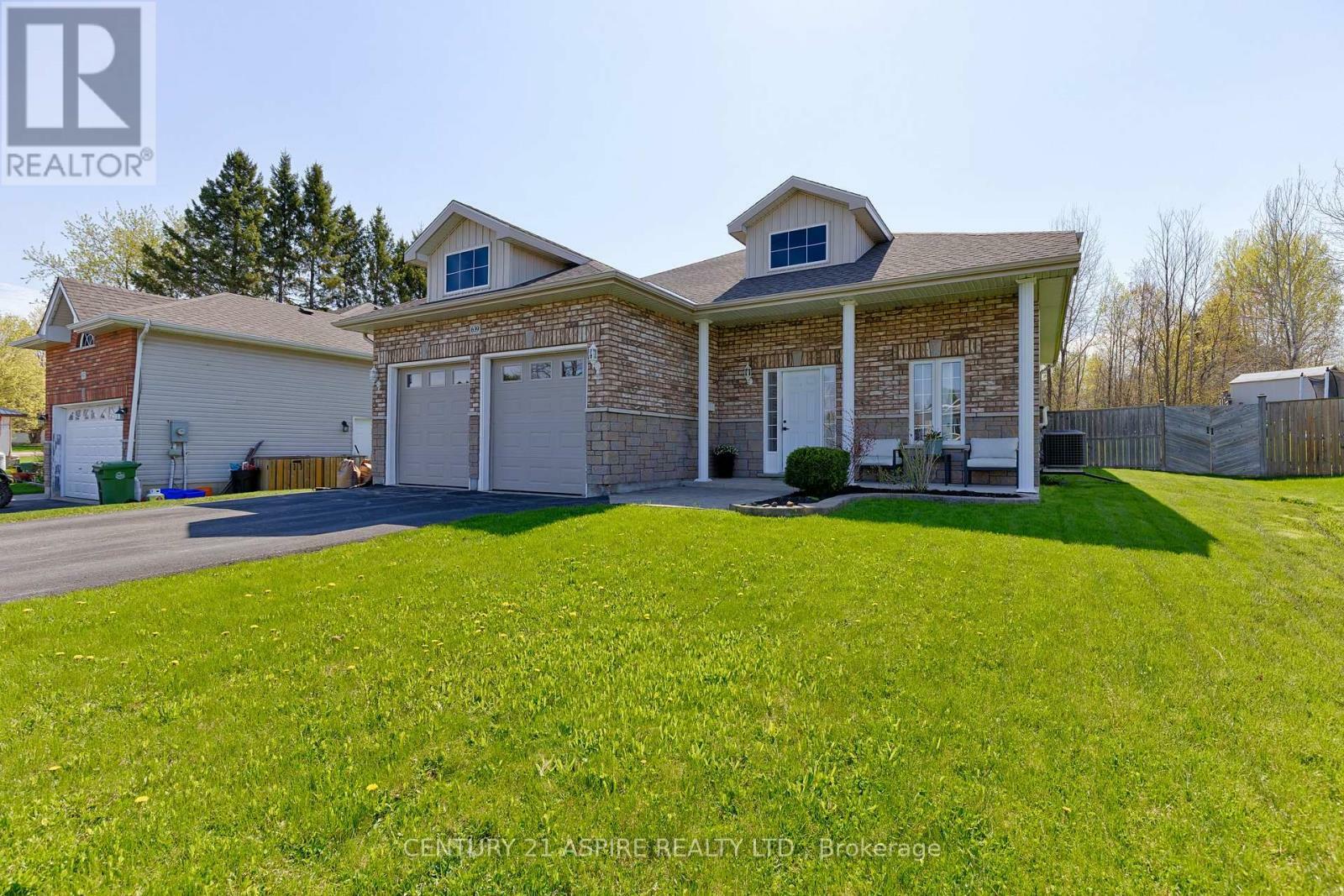 Property Photo: 639 Fairview Avenue South ON K8A 8N4