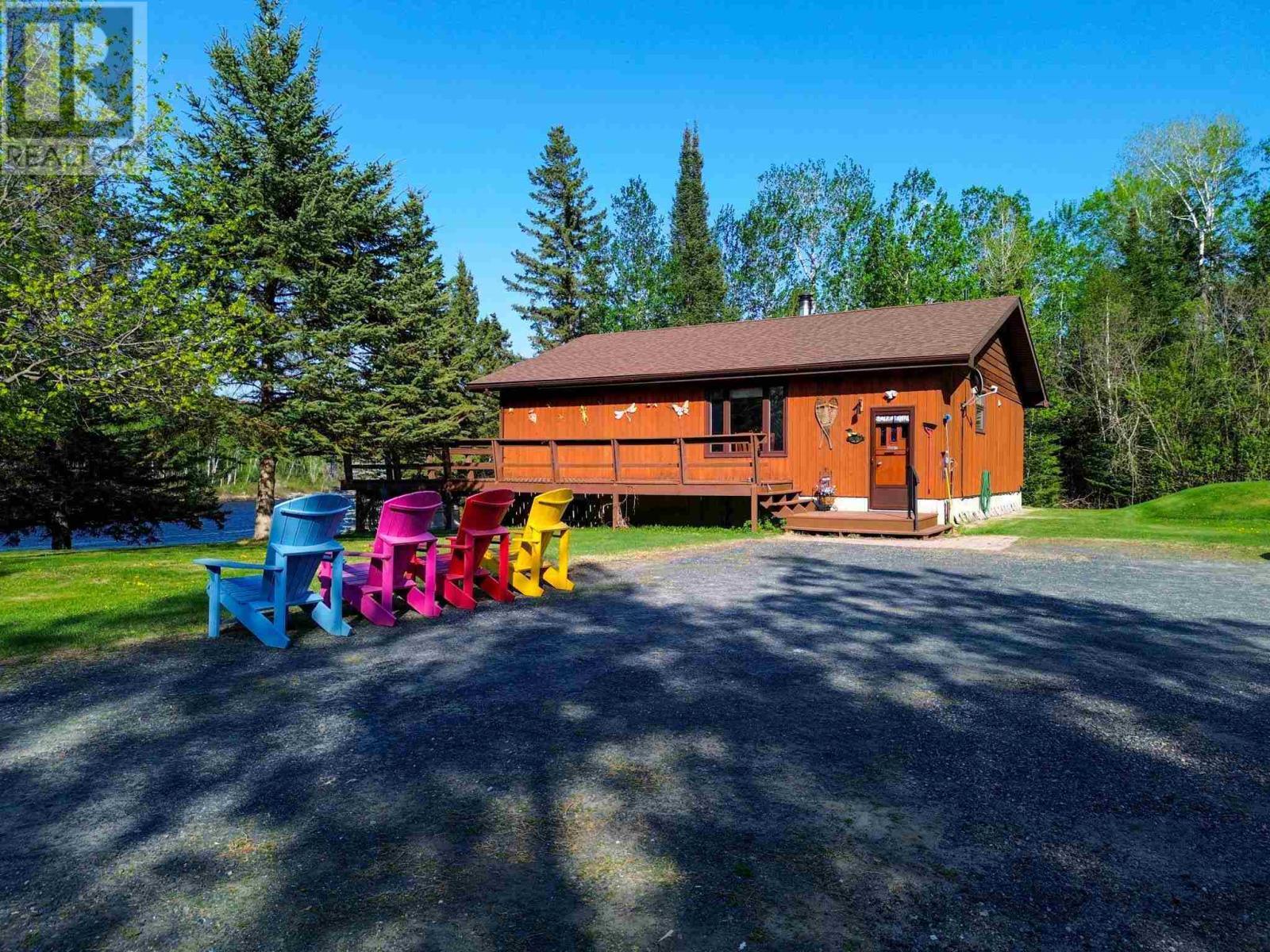 Photo de la propriété:  2 Snow Dr, 2353 Redditt Rd  ON P9N 0E6 