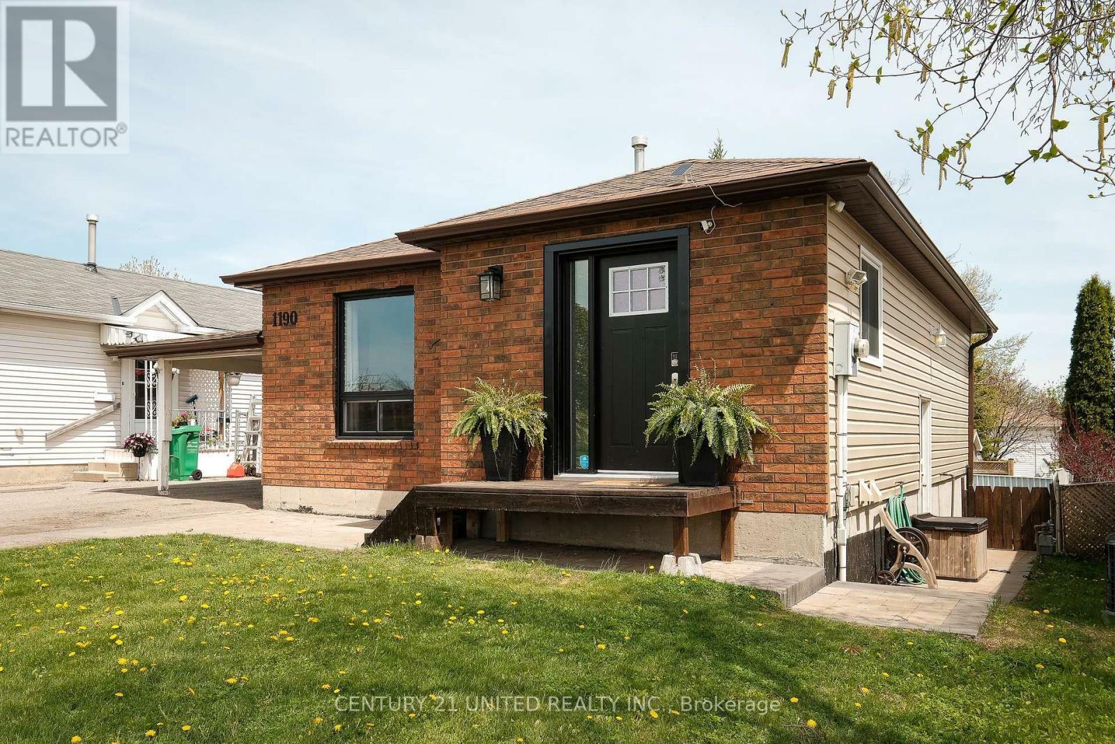 1190 Neptune Street  Peterborough North (North) ON K9H 7M6 photo