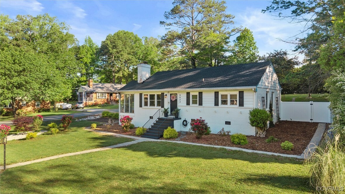 Property Photo: 9022 Farmington Drive VA 23229