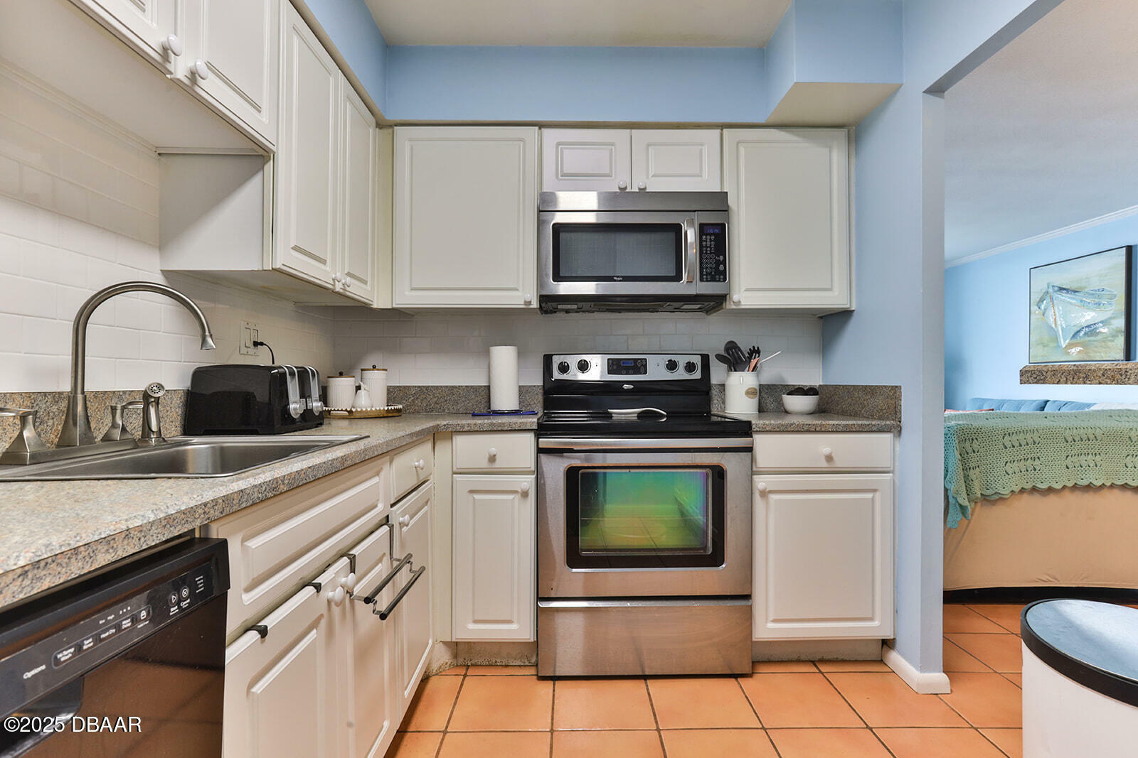 Property Photo: 2800 N Atlantic Avenue FL 32118