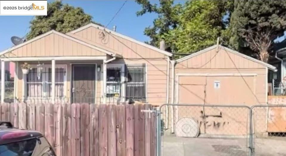Property Photo: 9820 B St CA 94603