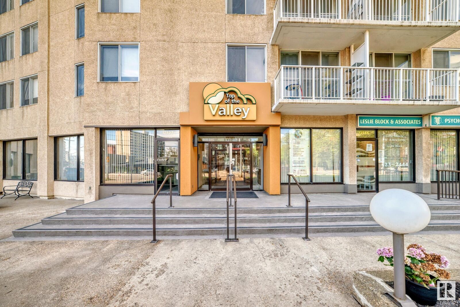 Photo de la propriété: 12141 Jasper Avenue NW 1203 AB T5N 3X8