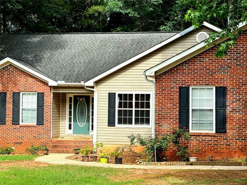 Property Photo: 320 Orleans Boulevard GA 30253
