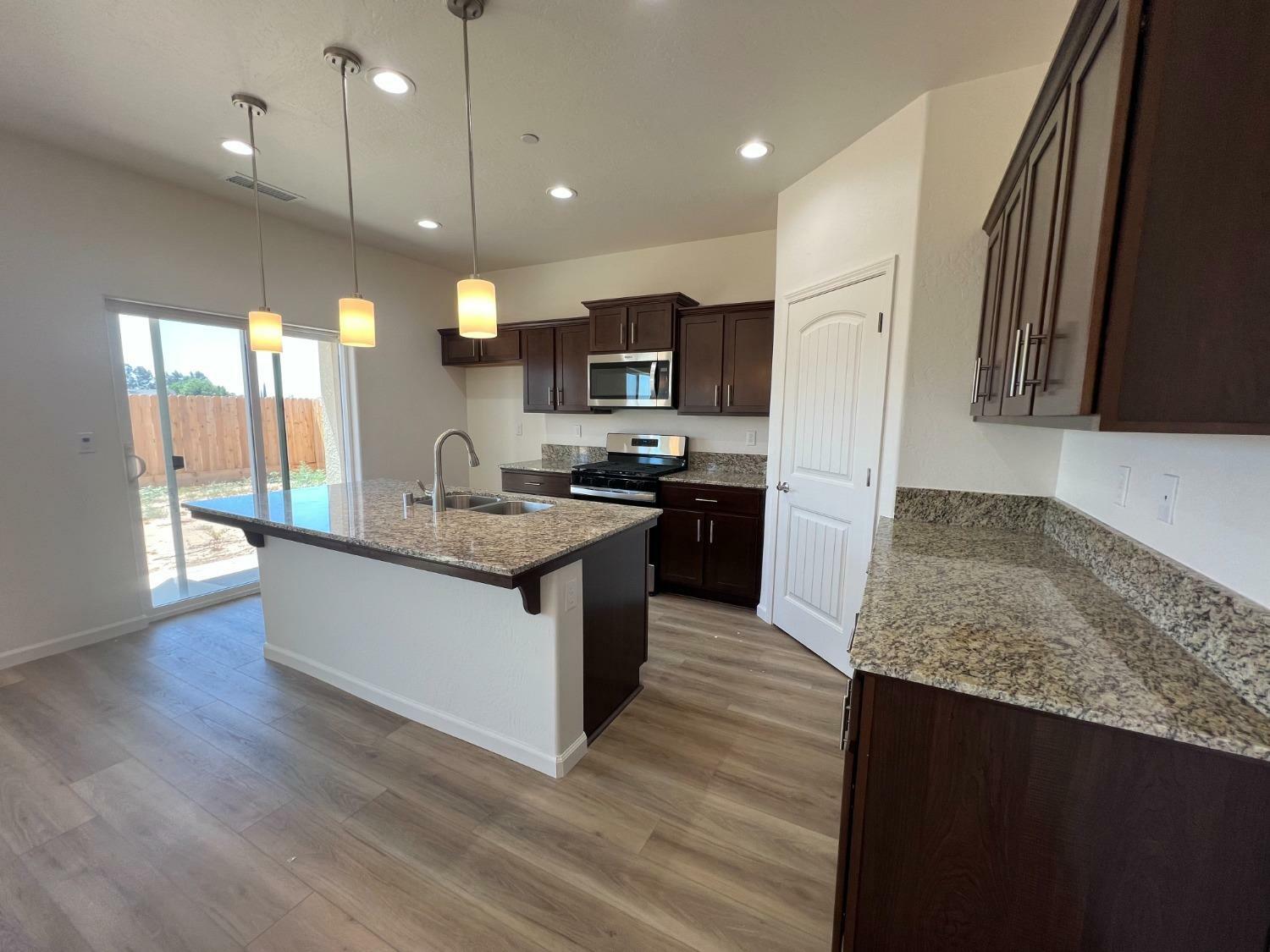 Property Photo: 1484 Concord Way Lt 37 CA 93618