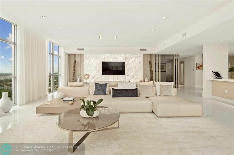Property Photo: 17301 Biscayne Blvd Ph 9 FL 33160