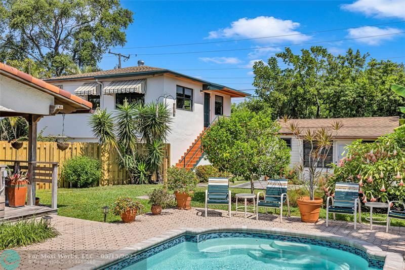 Property Photo: 309 SW 20th St 2 FL 33315