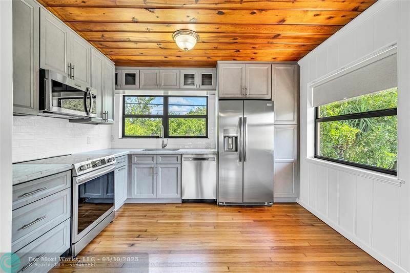 Property Photo: 309 SW 20th St 2 FL 33315