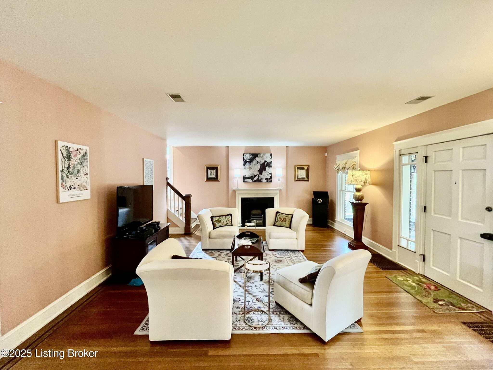 Property Photo: 1430 Willow Ave KY 40204
