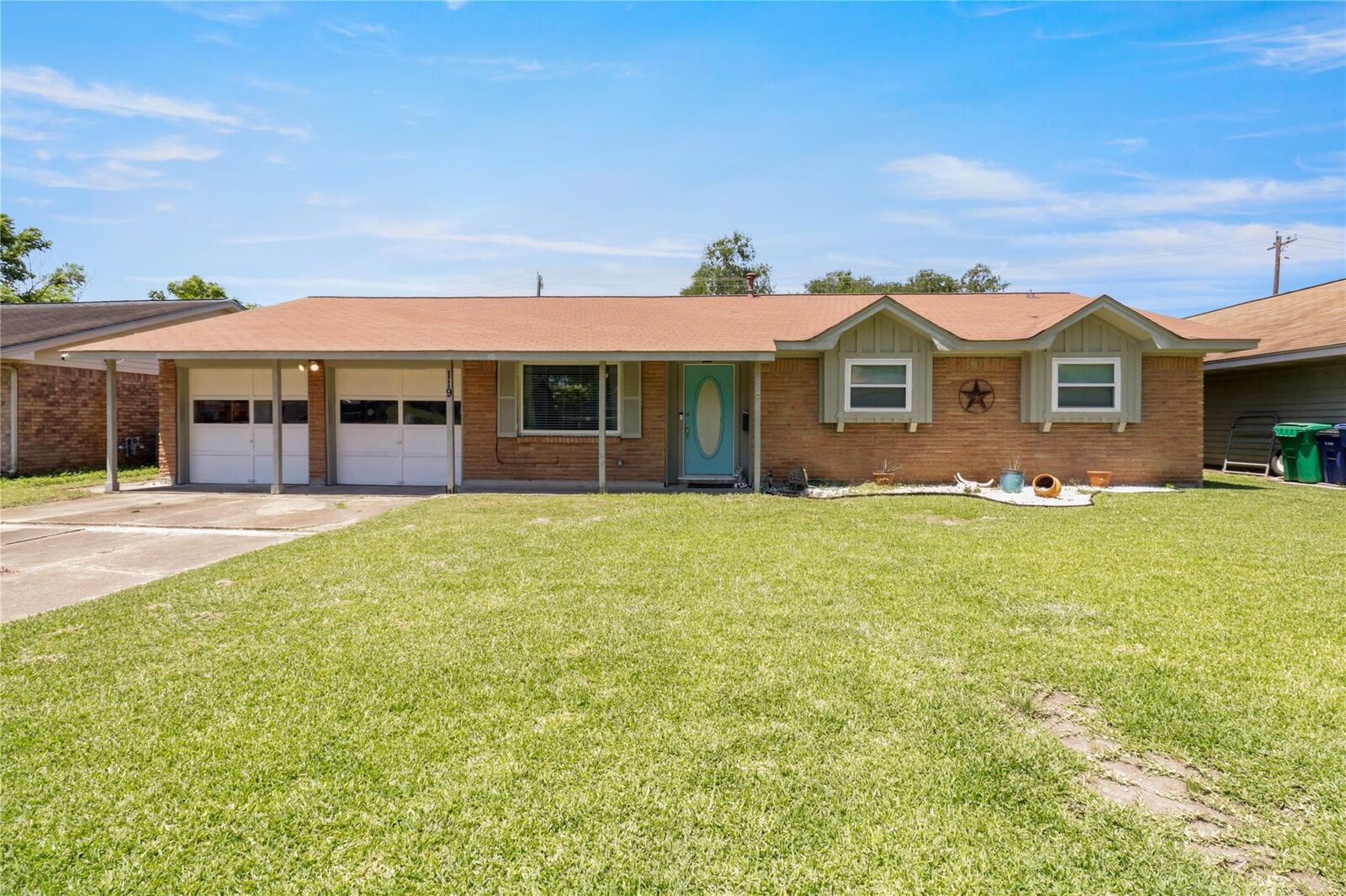 Property Photo:  119 Mulberry Street  TX 77566 