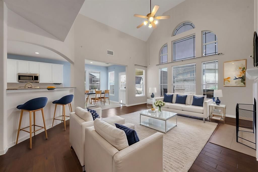 Property Photo: 818 Aqua Vista Ln TX 77469