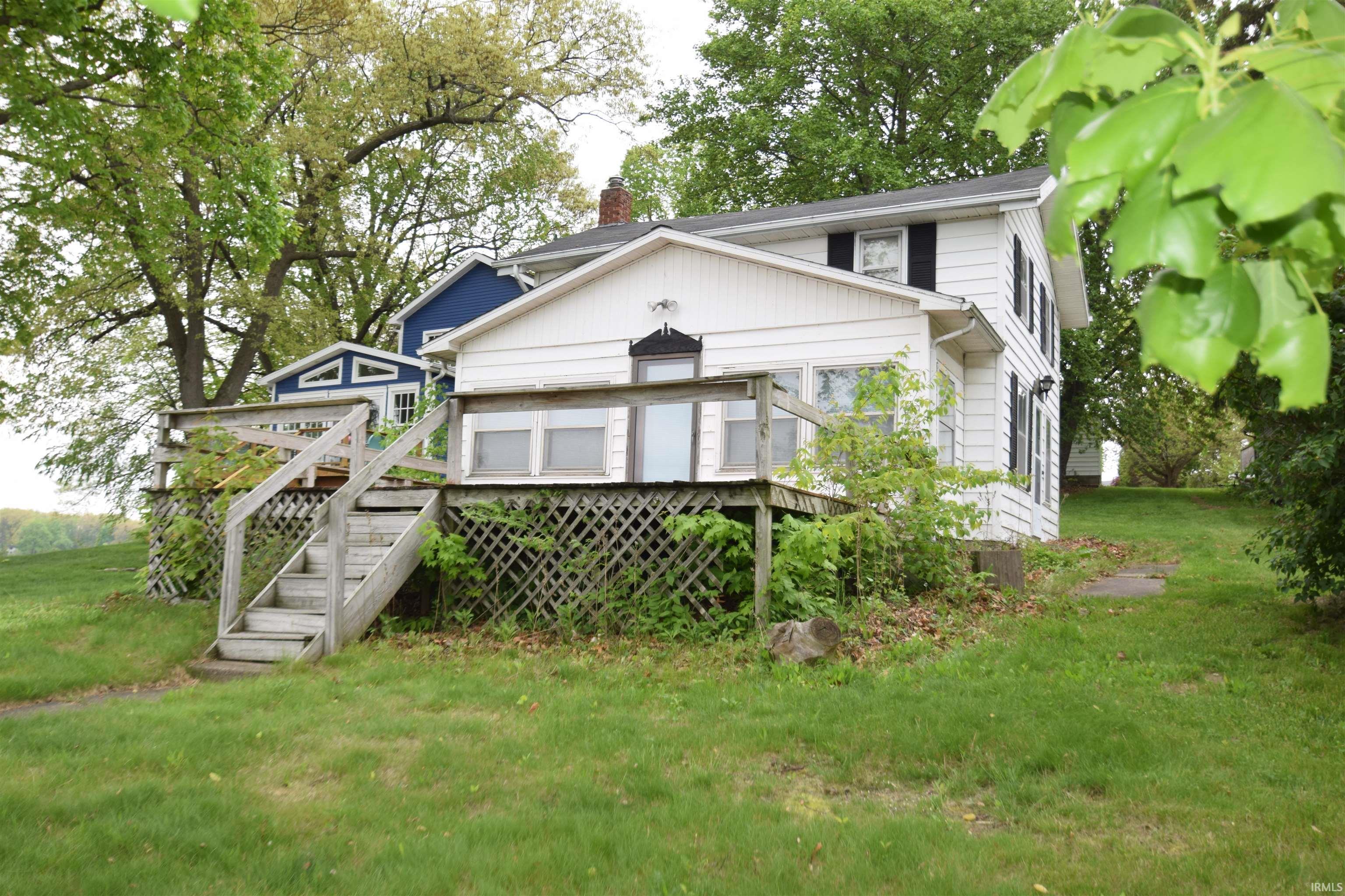 Property Photo: 9626 N Circle Dr E IN 46567