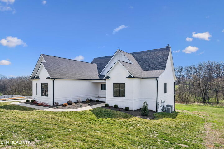 Property Photo:  618 Winding Creek Way  TN 37886 