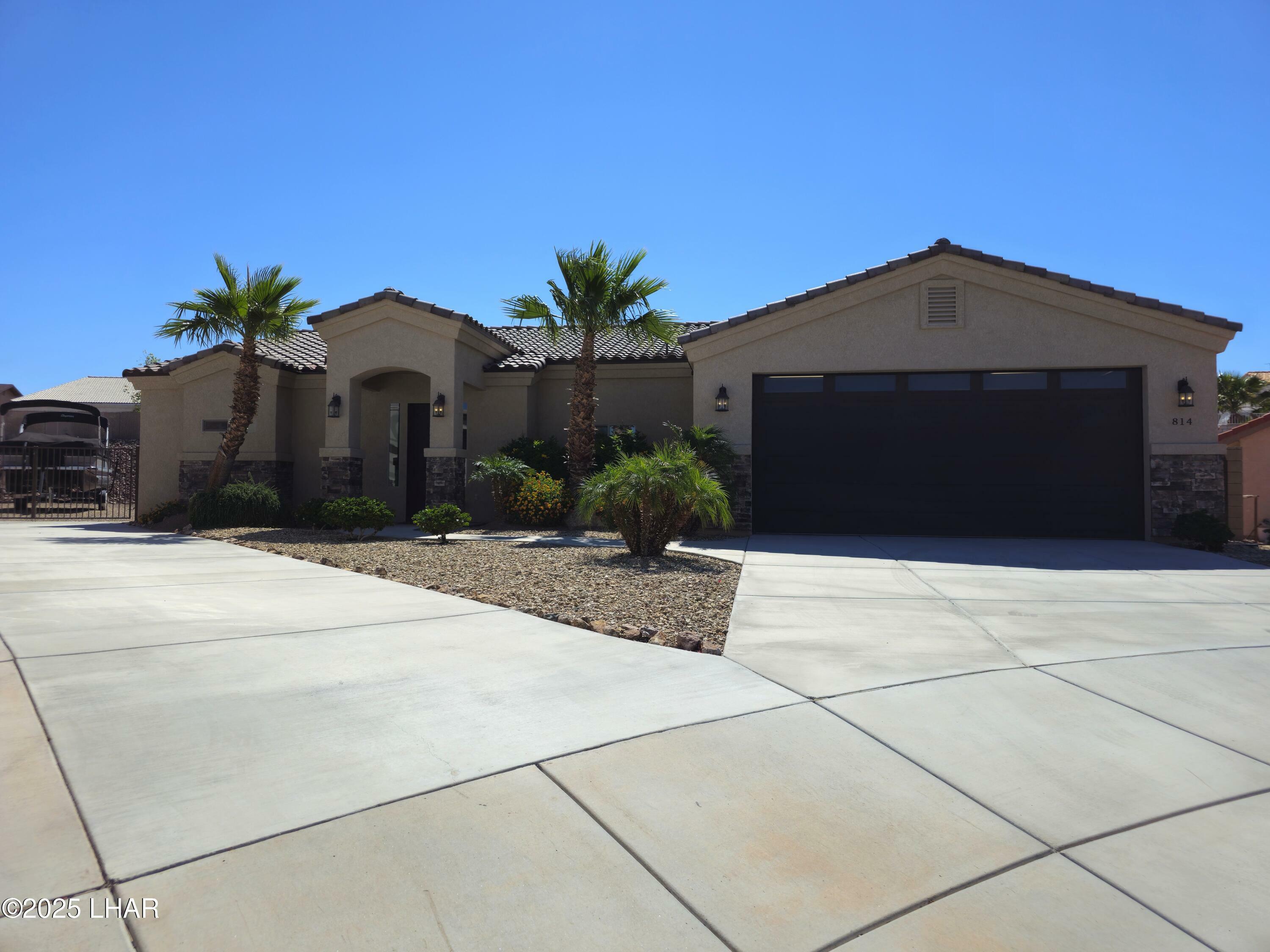 Property Photo: 814 Sunburst Pl AZ 86429