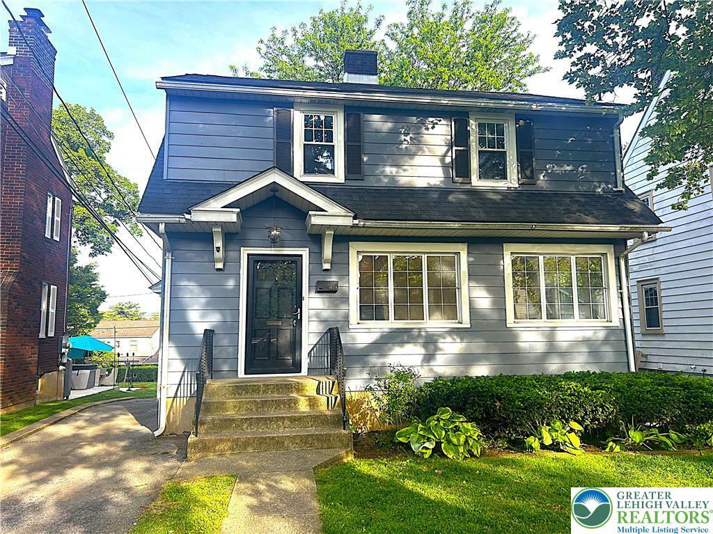 Property Photo: 1628 Cloverleaf Street PA 18017