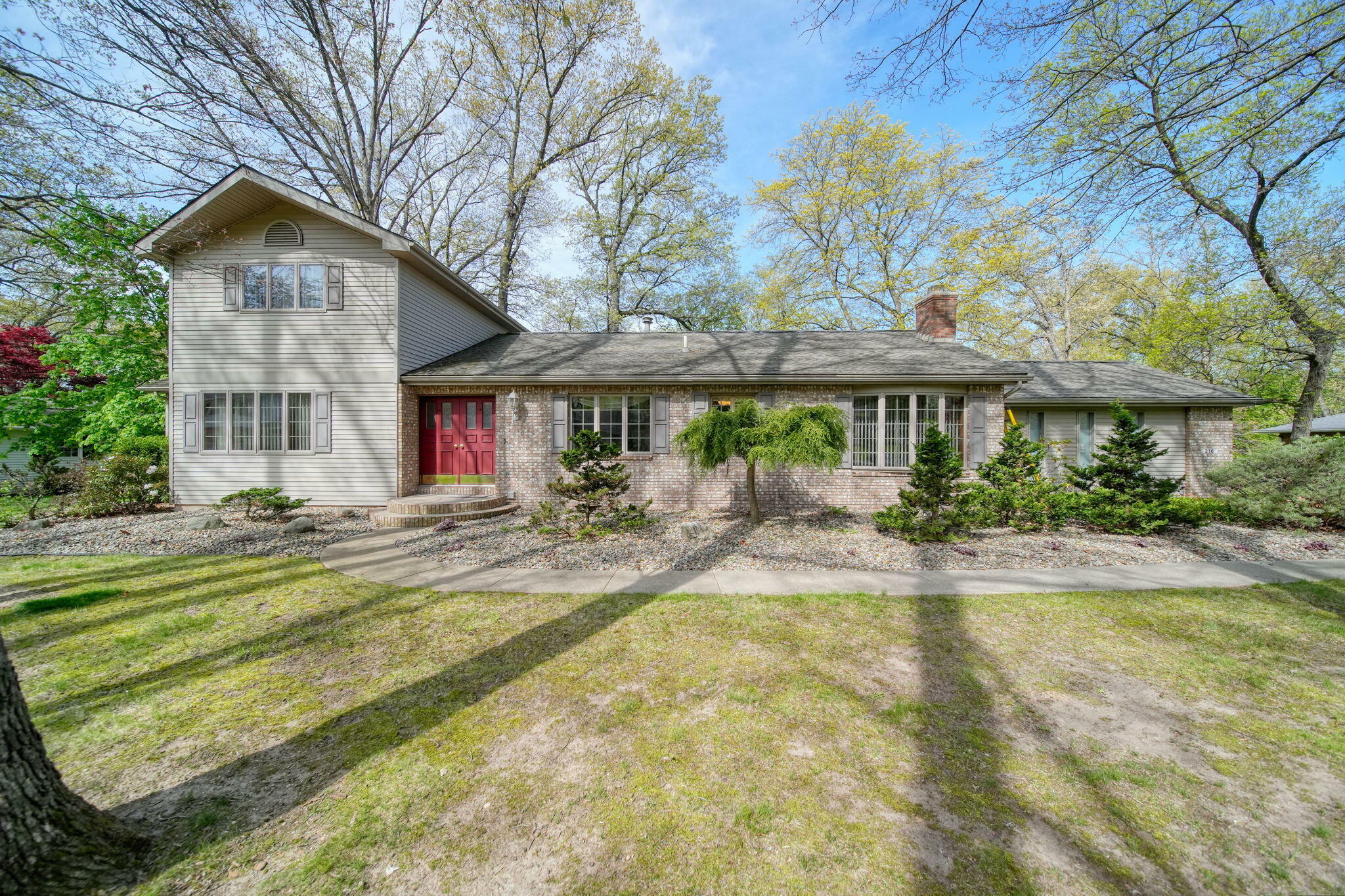 Property Photo: 216 Wickenham Drive MI 49283