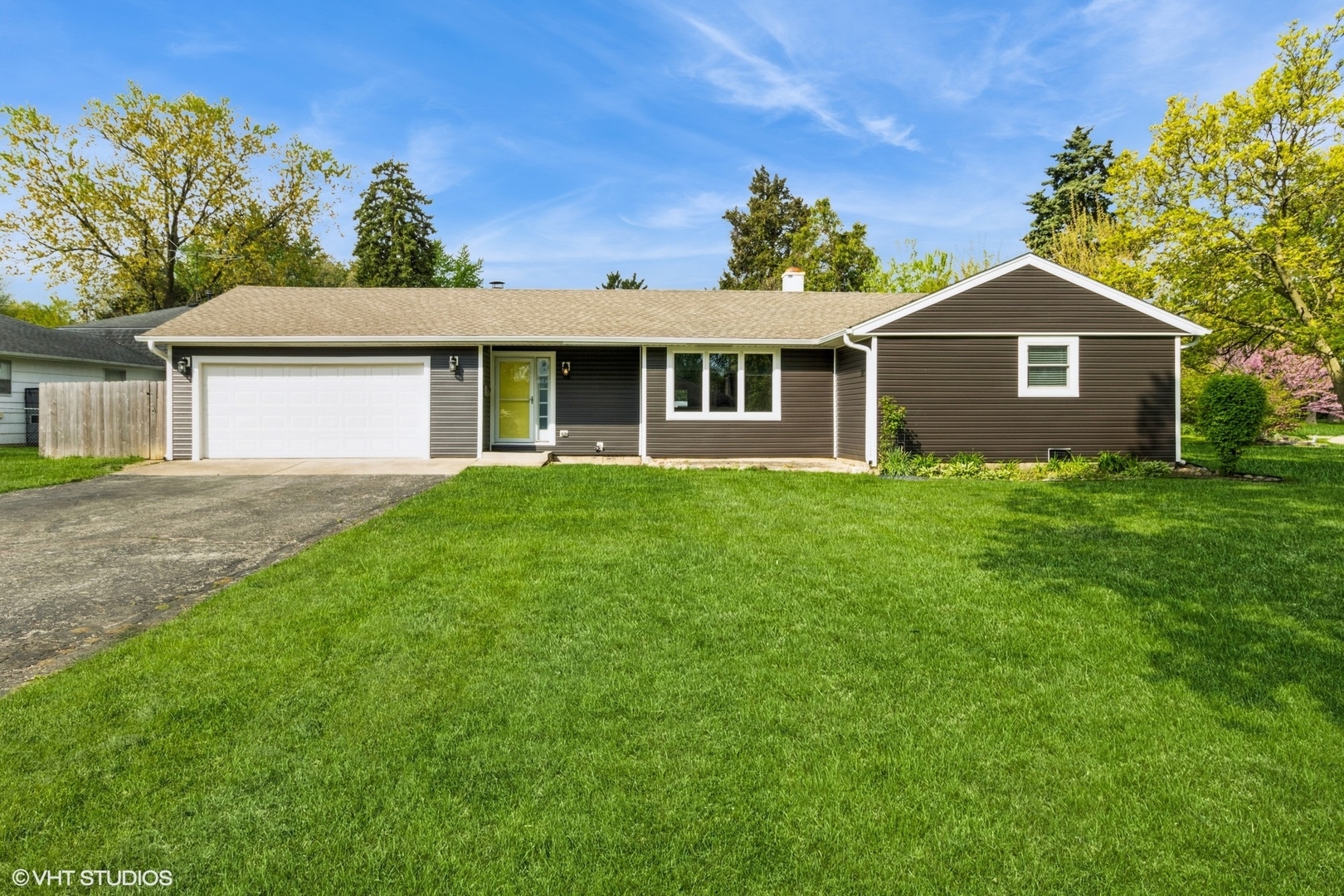 Property Photo: 3101 Dove Court IL 60008