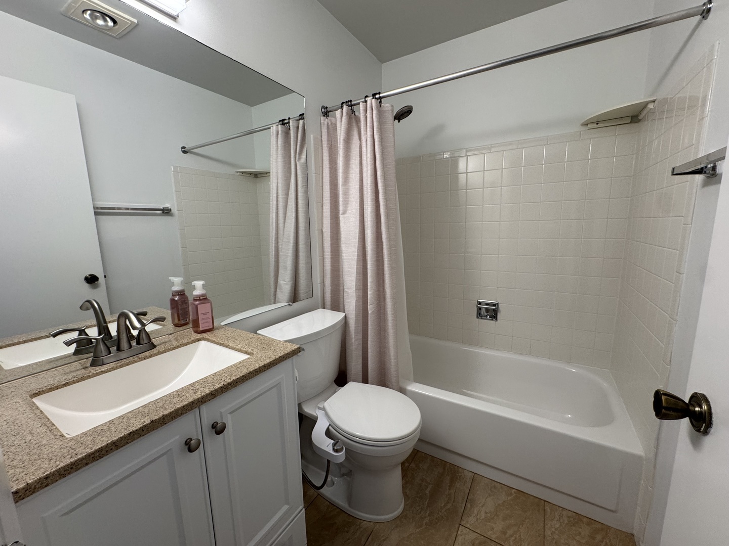 Property Photo: 220 Oak Knoll Court A2 IL 60193