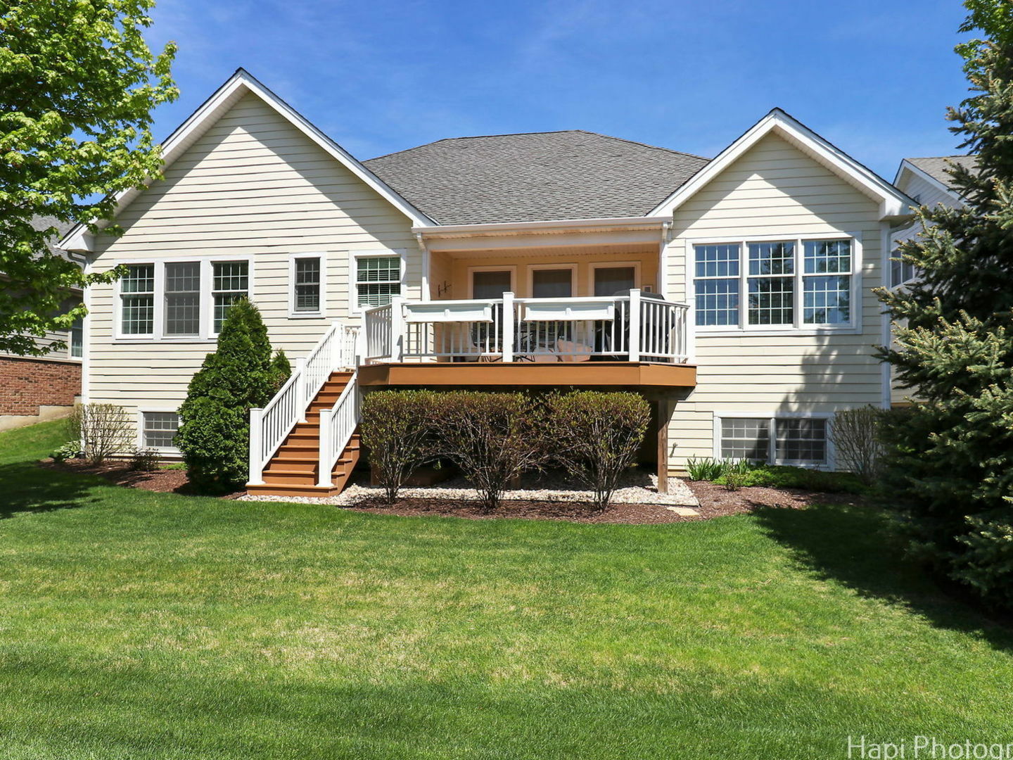 Property Photo: 9 Chaco Court IL 60010