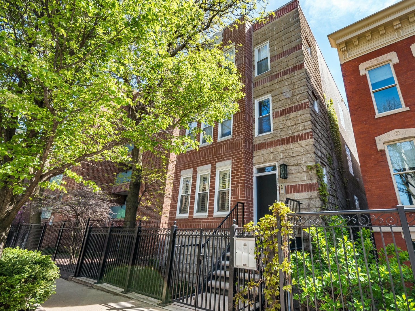1709 N Dayton Street 1  Chicago IL 60614 photo