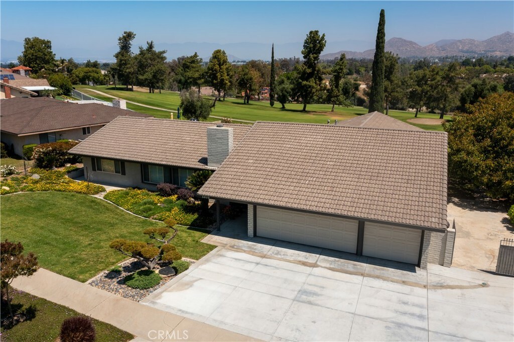 Property Photo: 5410 Via San Jacinto CA 92506