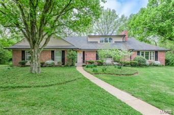 Property Photo: 71 Clermont Lane MO 63124