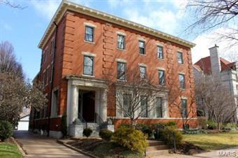 Property Photo: 11 Hortense Place MO 63108