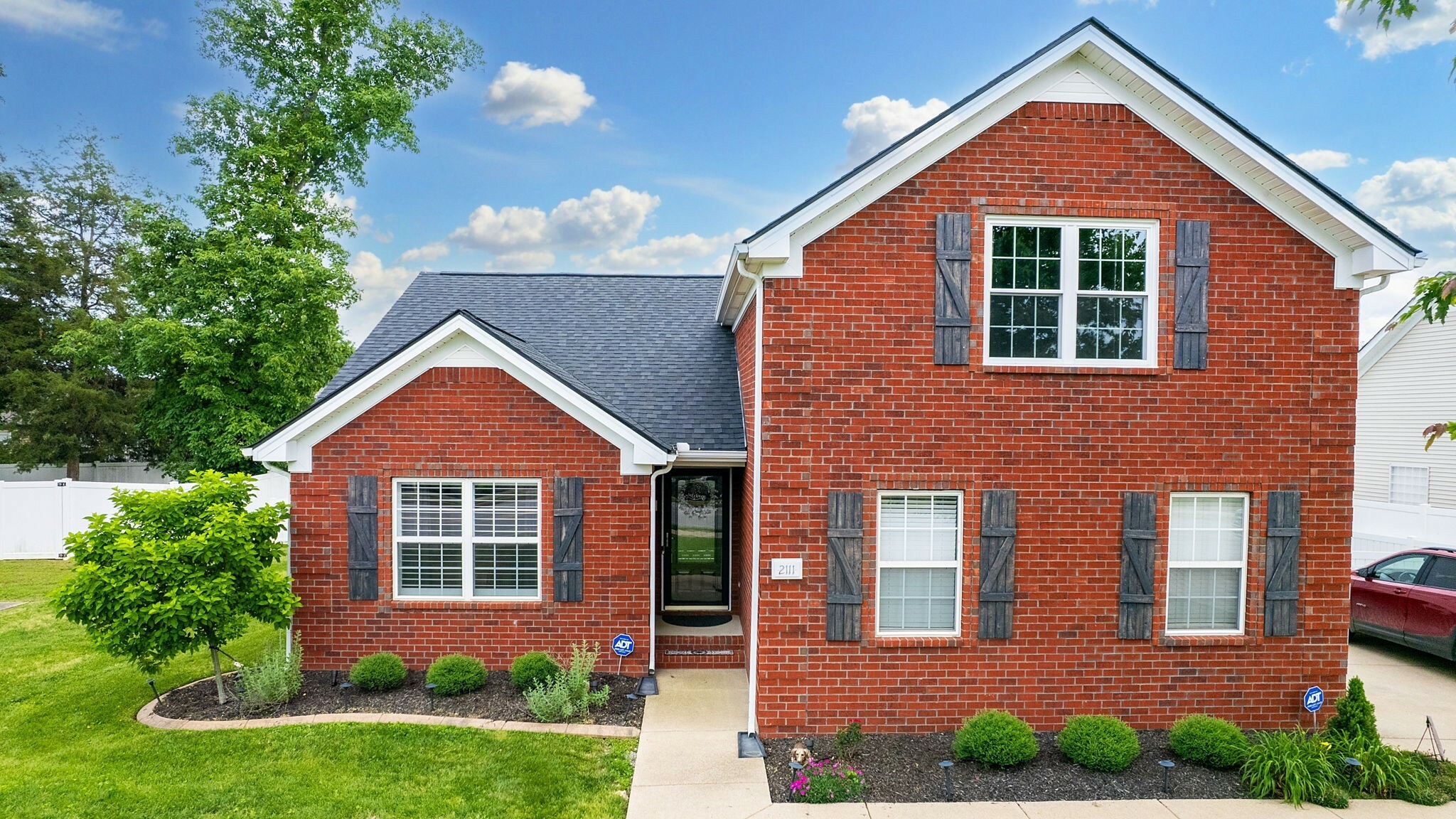 Property Photo:  2111 Saint Andrews Dr  TN 37128 