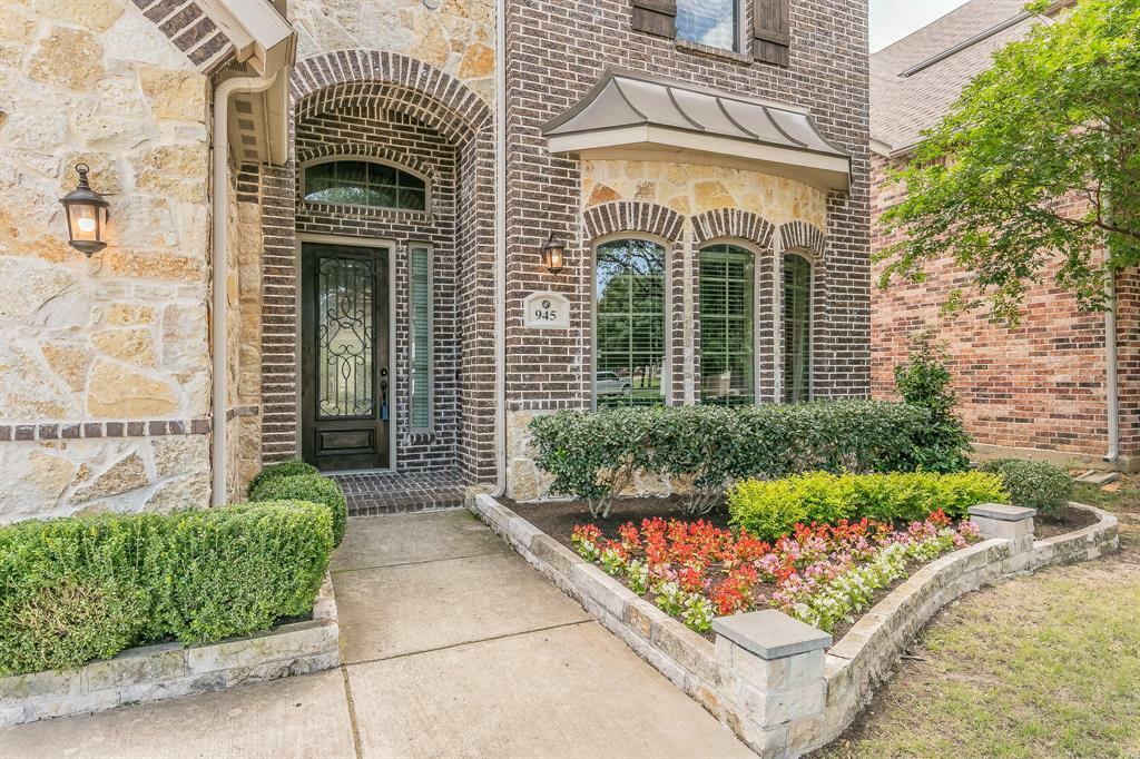 Property Photo: 945 Snowshill Trail TX 75019