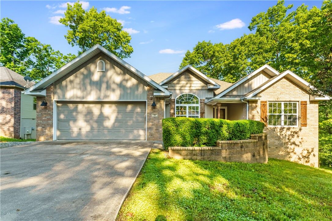 Property Photo:  11 Bromyard Lane  AR 72714 