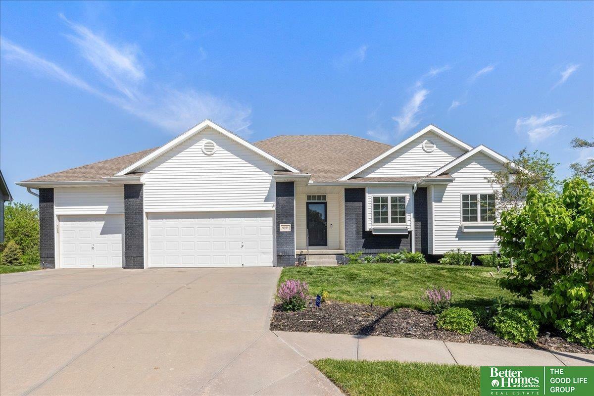 Property Photo: 9494 S 175th Circle NE 68136