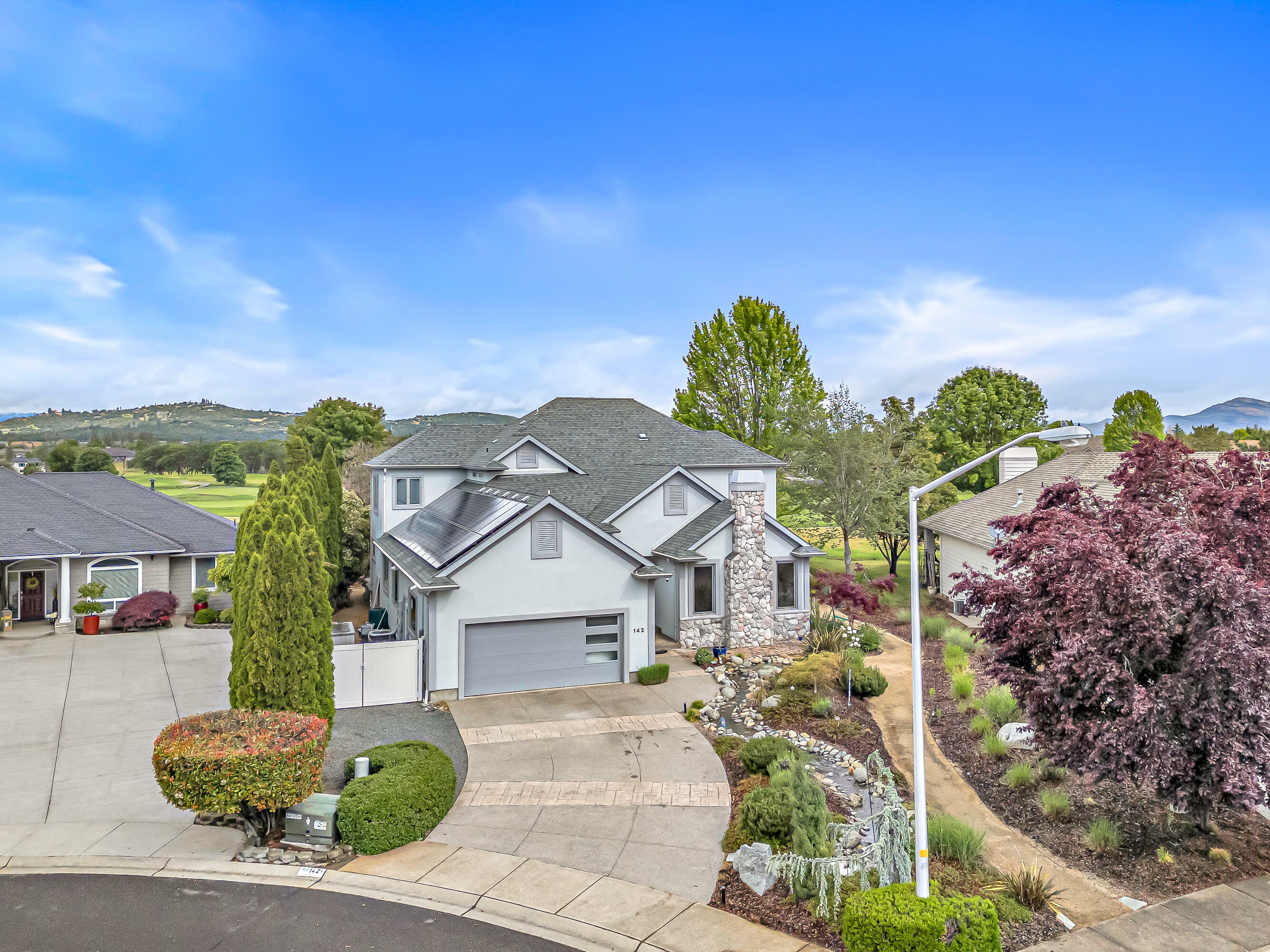 142 Prairie Landing Drive  Eagle Point OR 97524 photo