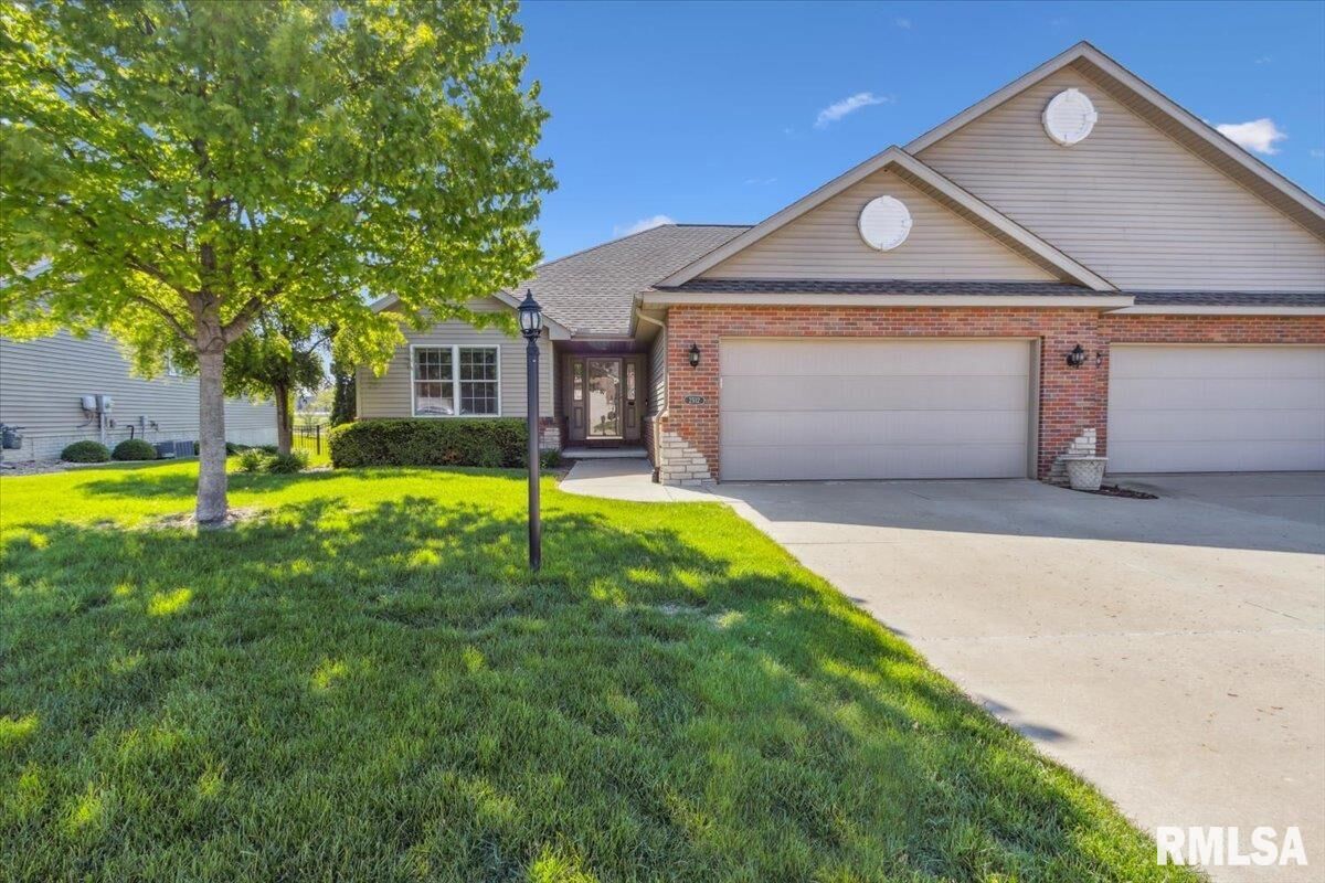 Property Photo: 2512 Stonehenge Court 7ashv IL 61615