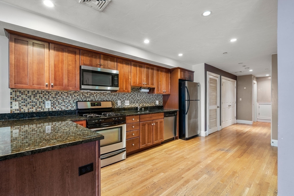 Property Photo:  50 Floyd St 7  MA 02149 