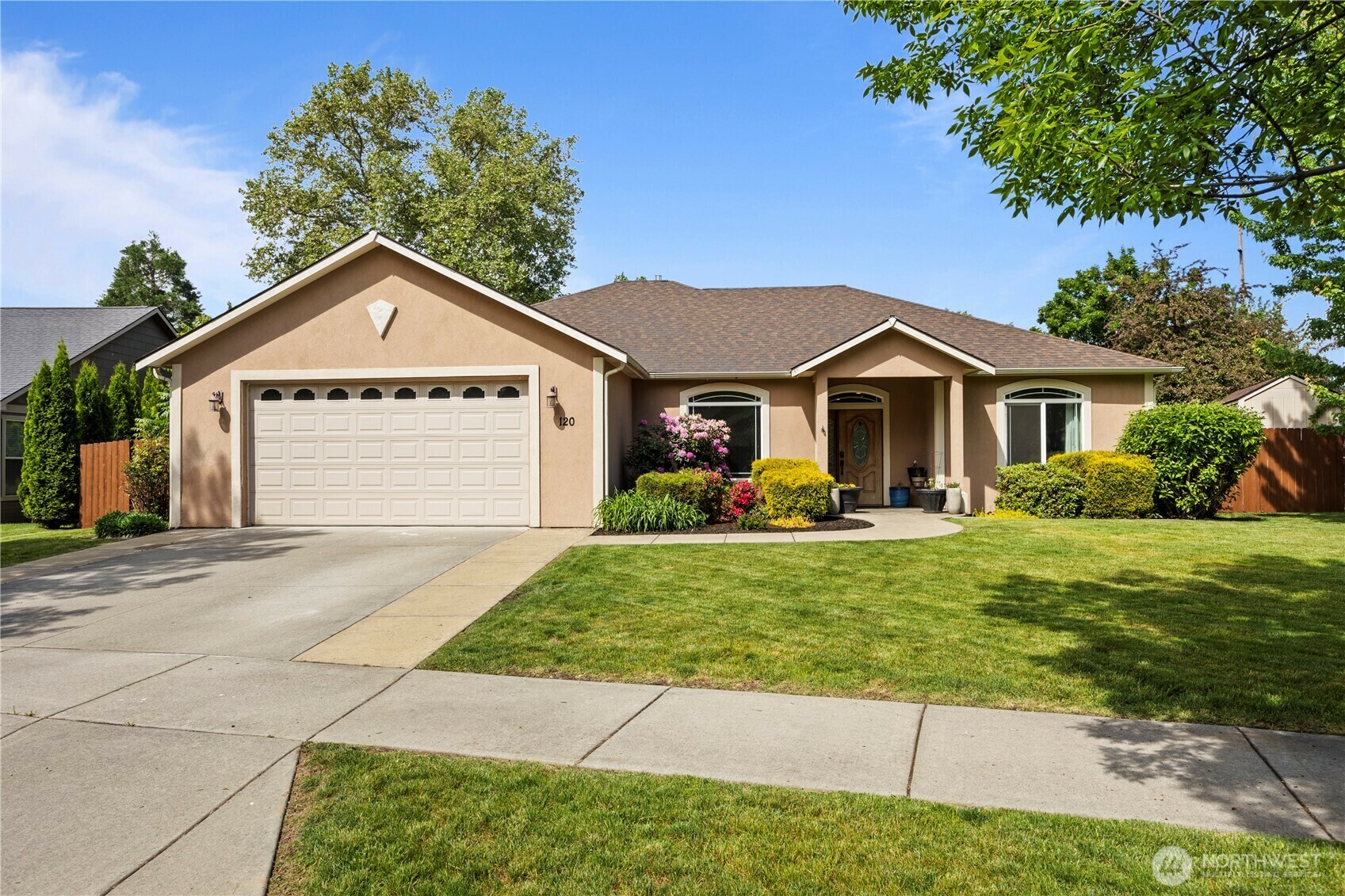 Property Photo: 120 Costello Place WA 99362