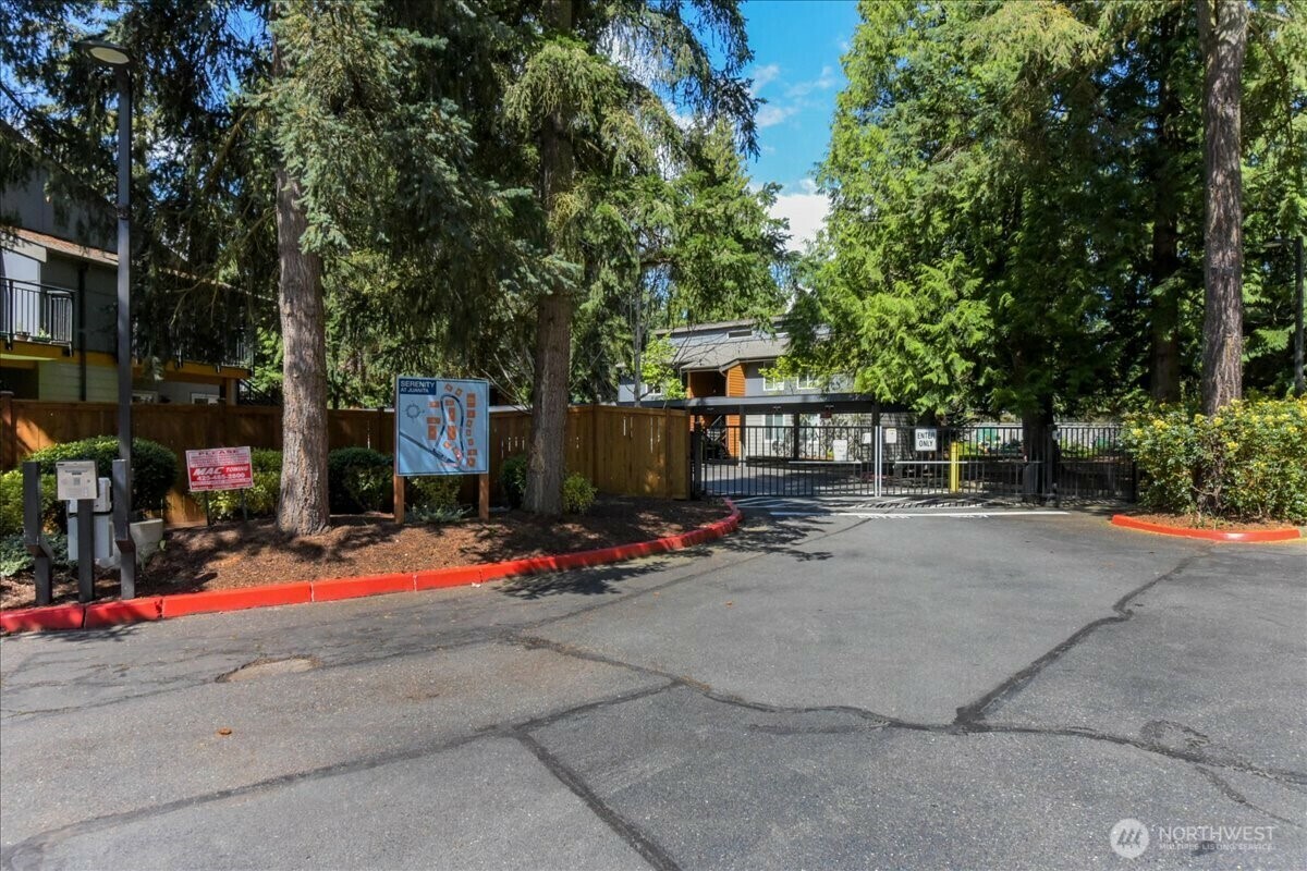 Property Photo: 10826 NE 148th Lane H201 WA 98011
